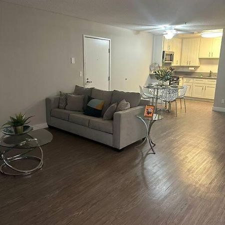 Two Bedroom Hollywood Apartment Los Angeles Exterior photo